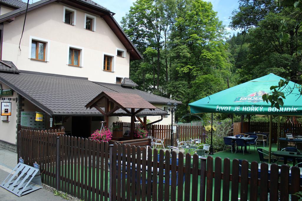 Hotel Saentis Komorní Lhotka Kültér fotó