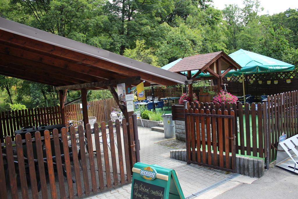 Hotel Saentis Komorní Lhotka Kültér fotó