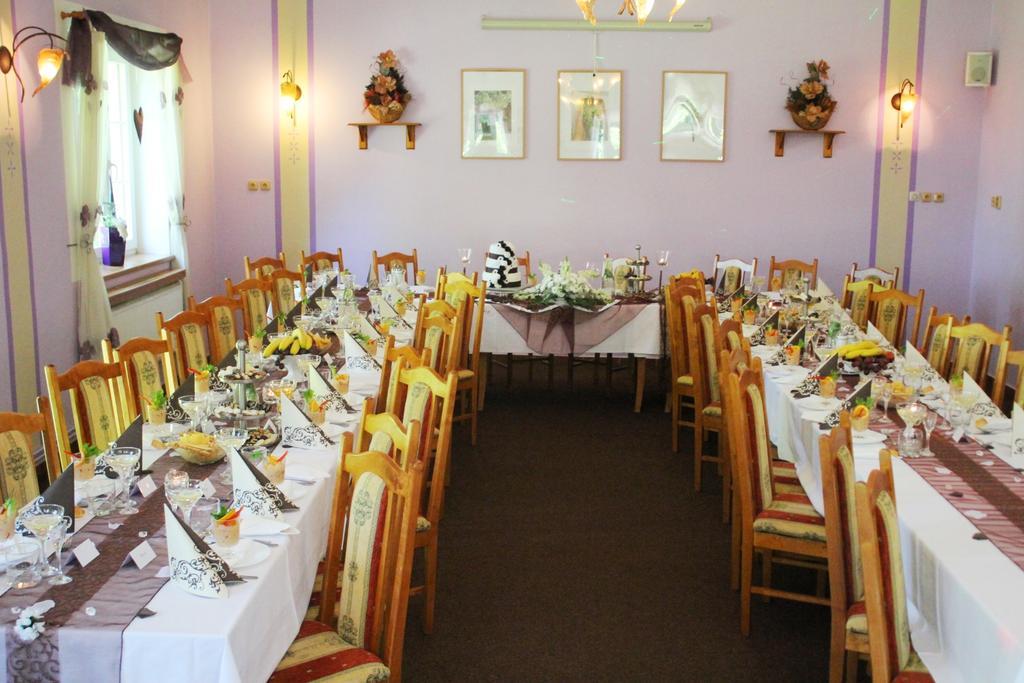 Hotel Saentis Komorní Lhotka Kültér fotó