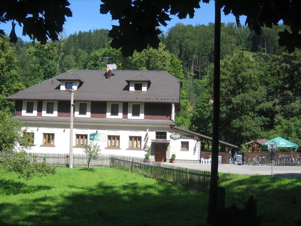 Hotel Saentis Komorní Lhotka Kültér fotó